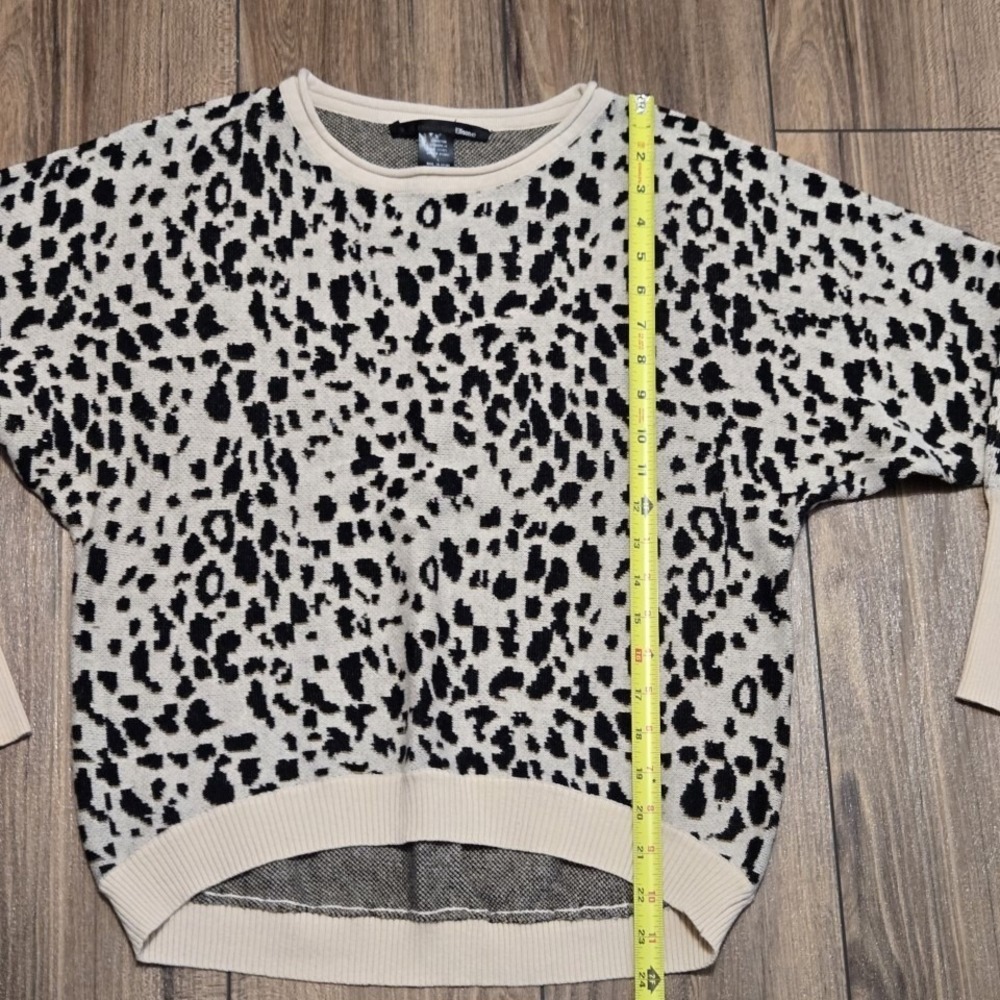 Ellison Leopard Print Sweater Women's Size L Beige Black Long Sleeve Knit Top - Picture 3 of 5
